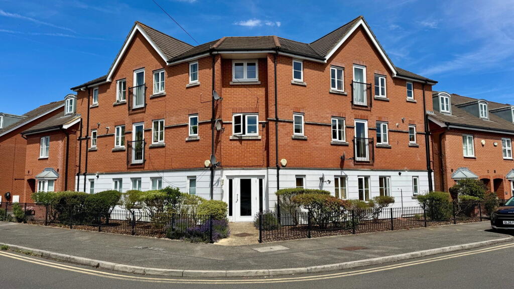 Main image of property: York Road, Newbury, RG14 7NR