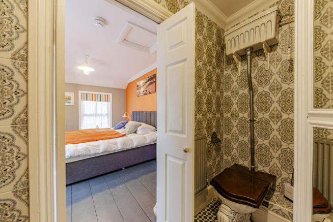 Ensuite