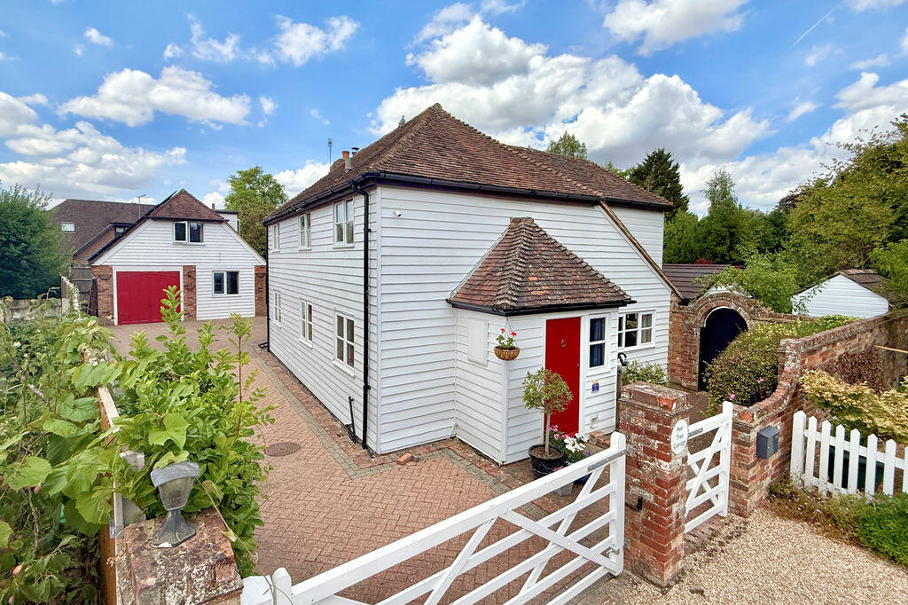 Main image of property: Hamstreet