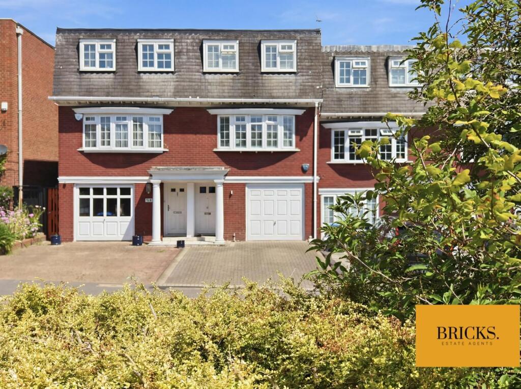 Main image of property: Palmerston Road, Buckhurst Hill