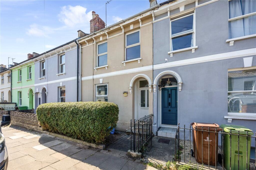 Main image of property: Naunton Crescent, Cheltenham, Gloucestershire, GL53