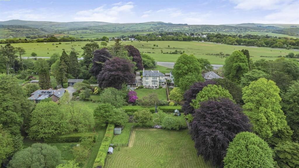 Main image of property: Yelverton - Adjacent to Roborough Down