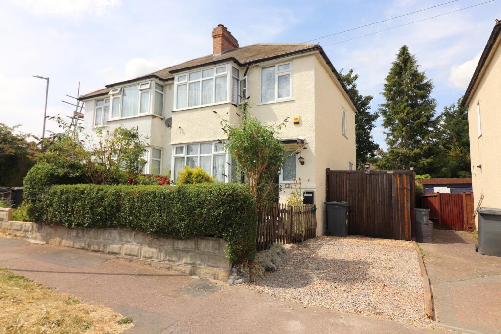 Main image of property: Fourth Avenue, Sundon Park, Luton, LU3 3BT