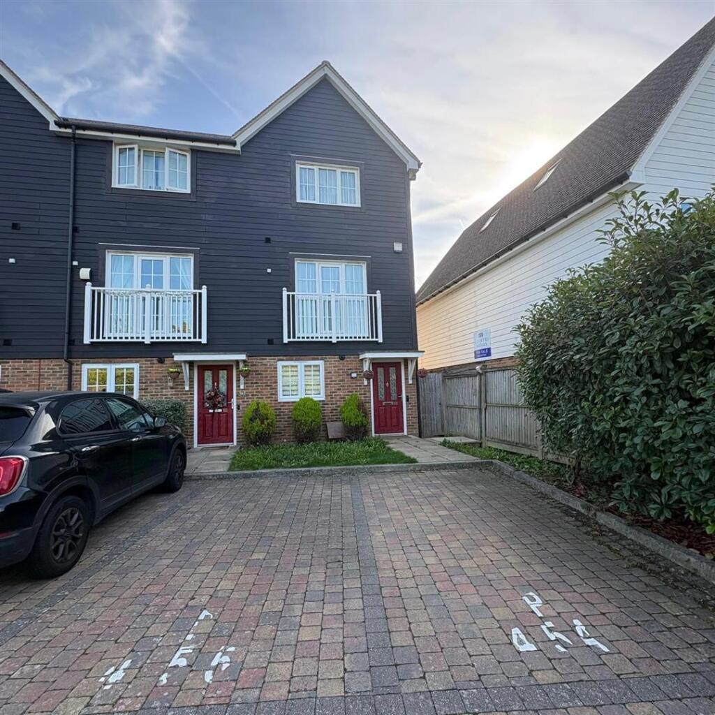 Main image of property: Poynder Drive, Snodland