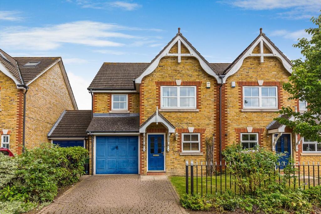 Main image of property: Victoria Mews, London