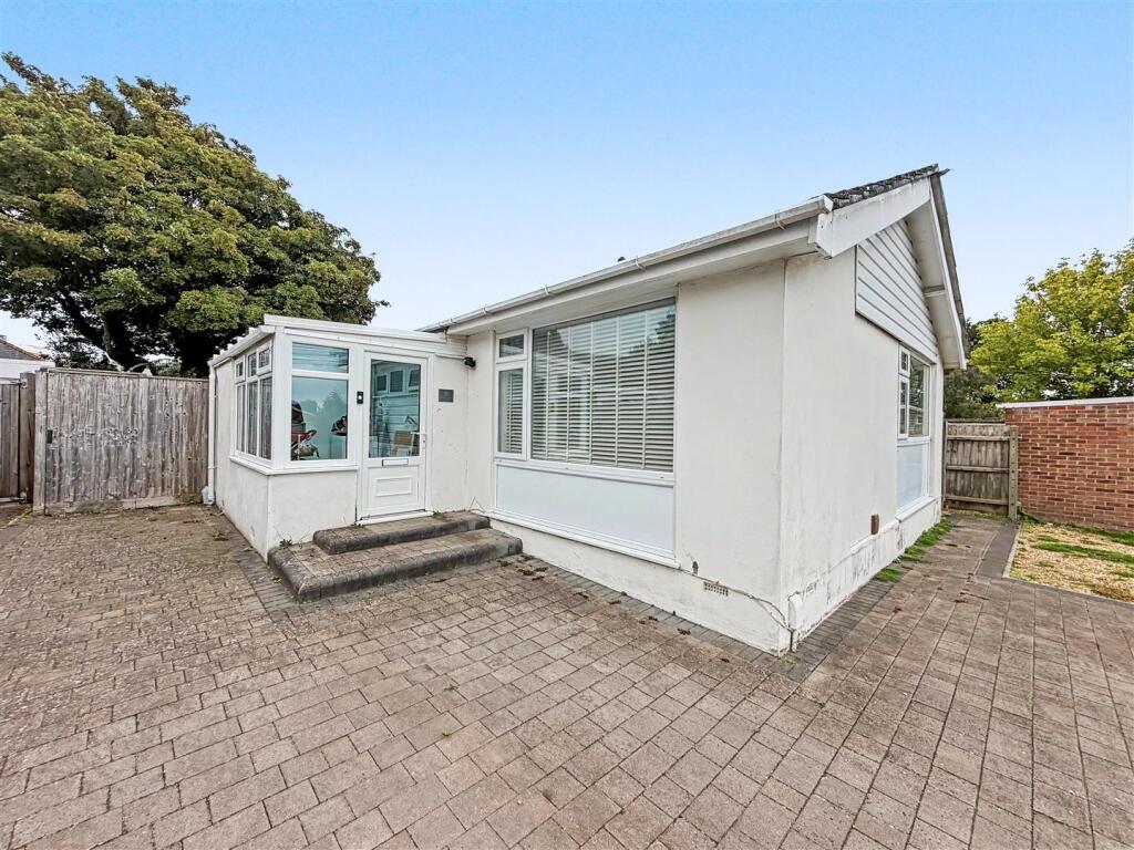 Main image of property: Whitehayes Close, Burton
