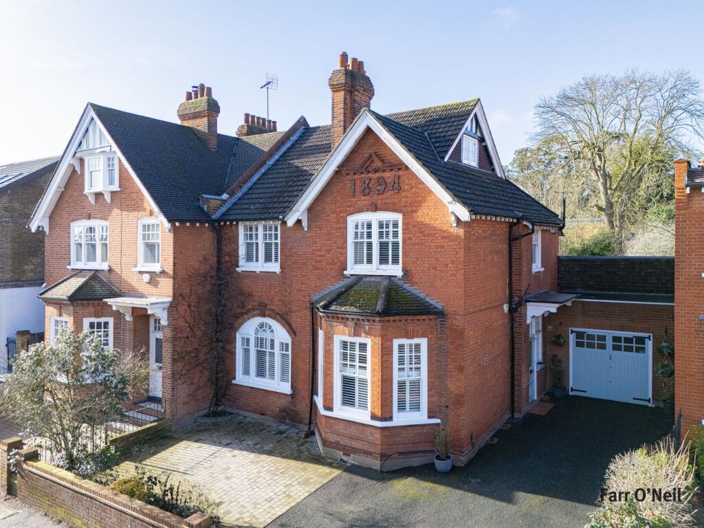 Main image of property: Kings Avenue, Buckhurst Hill, IG9