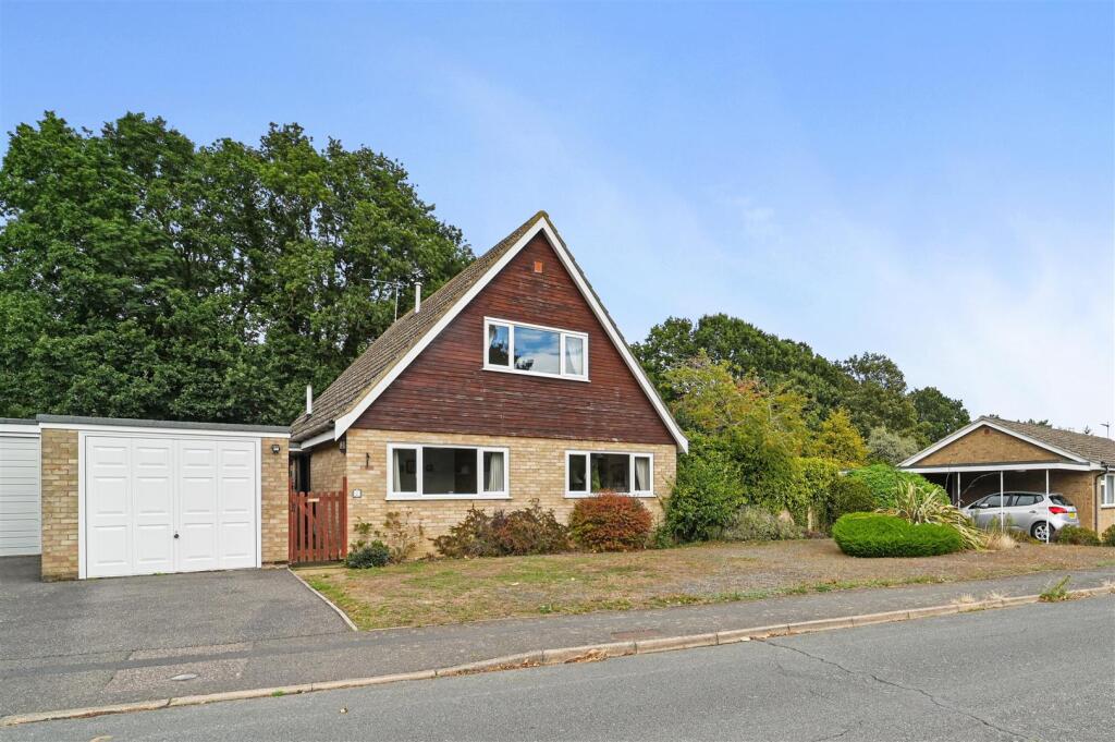Main image of property: The Close, Tattingstone