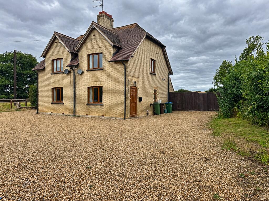 Main image of property: Hyde Lane Cottages, Foscott, Buckingham