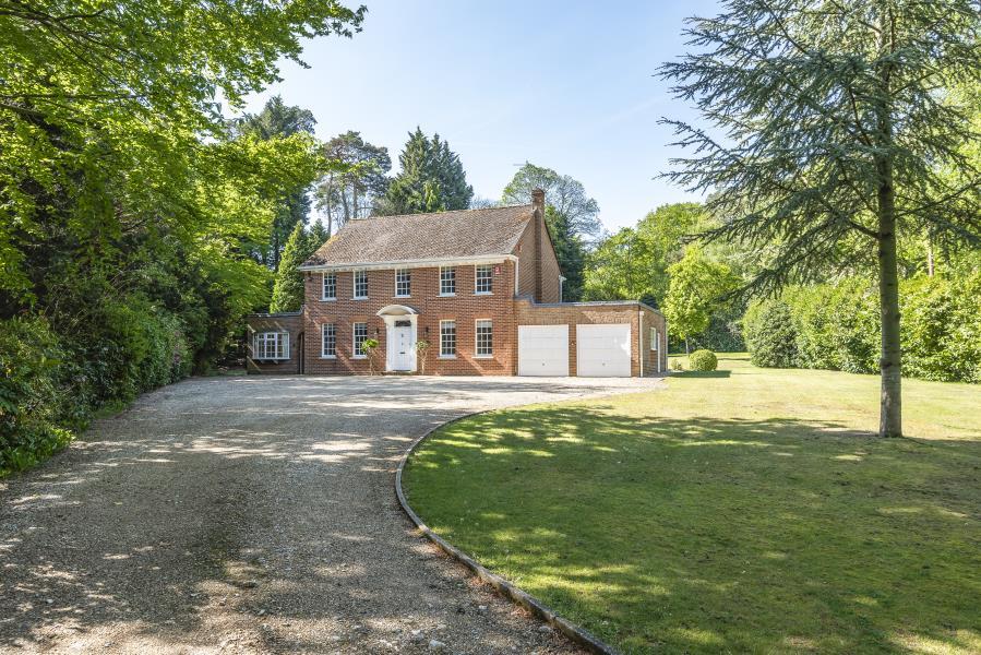 Main image of property: Lindale Close, Wentworth, GU25 4NT