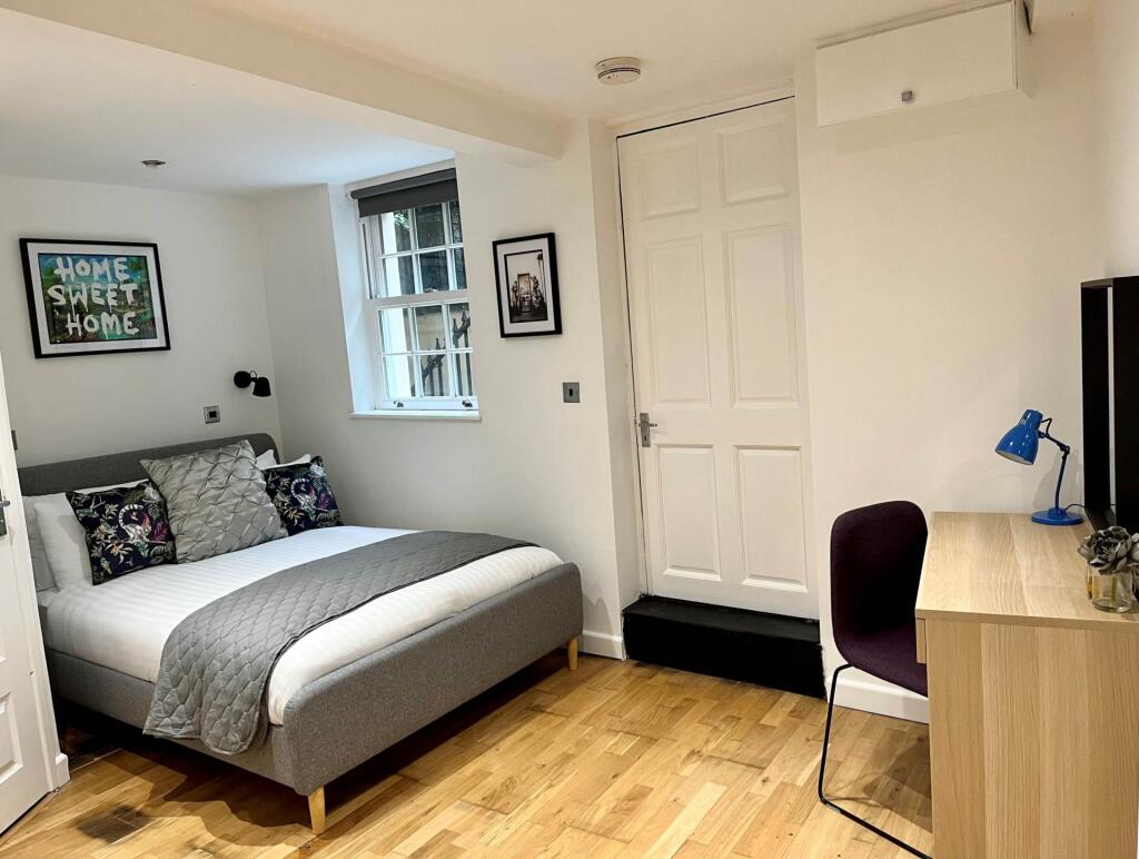 Main image of property: 190 Kings Road, Reading