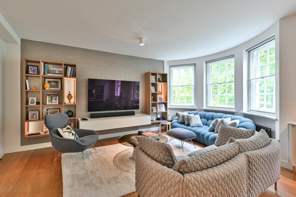 Main image of property: Avenue Road, London