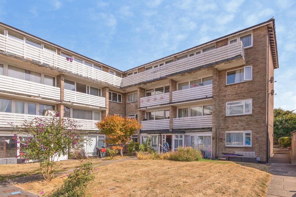 Main image of property: Wendover Road, Havant