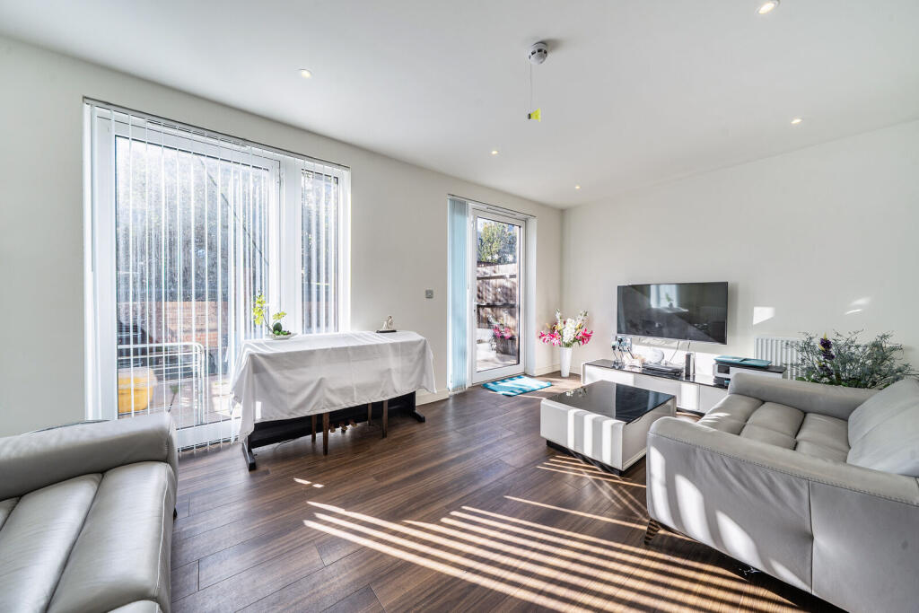 Main image of property: Ruskin Parade, Edgware, HA8