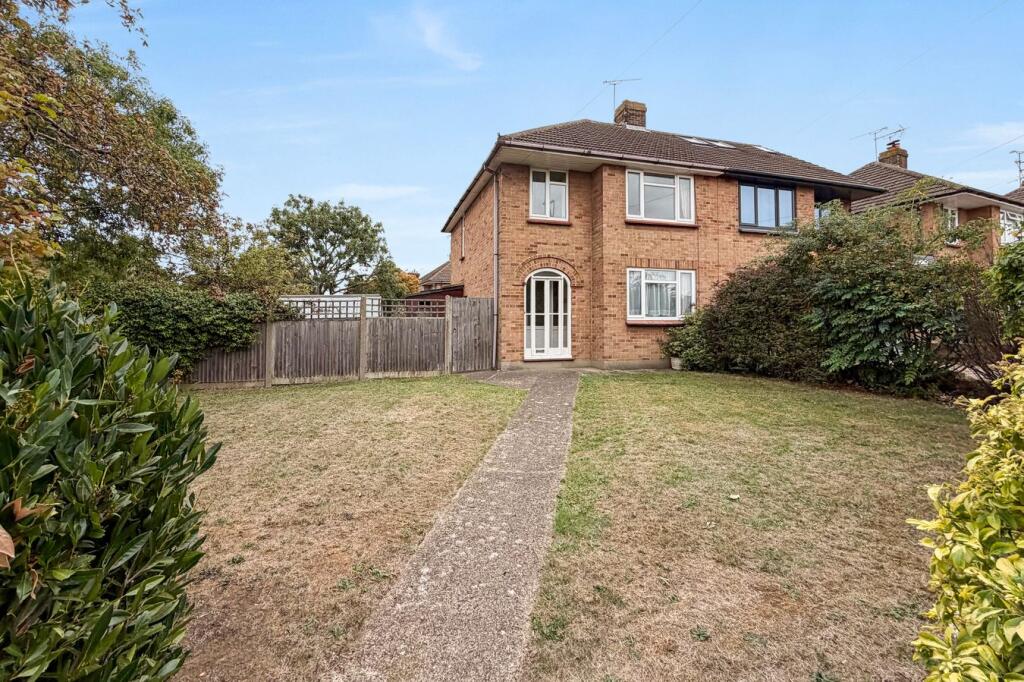 Main image of property: Maidstone Road, Rainham, Gillingham, ME8