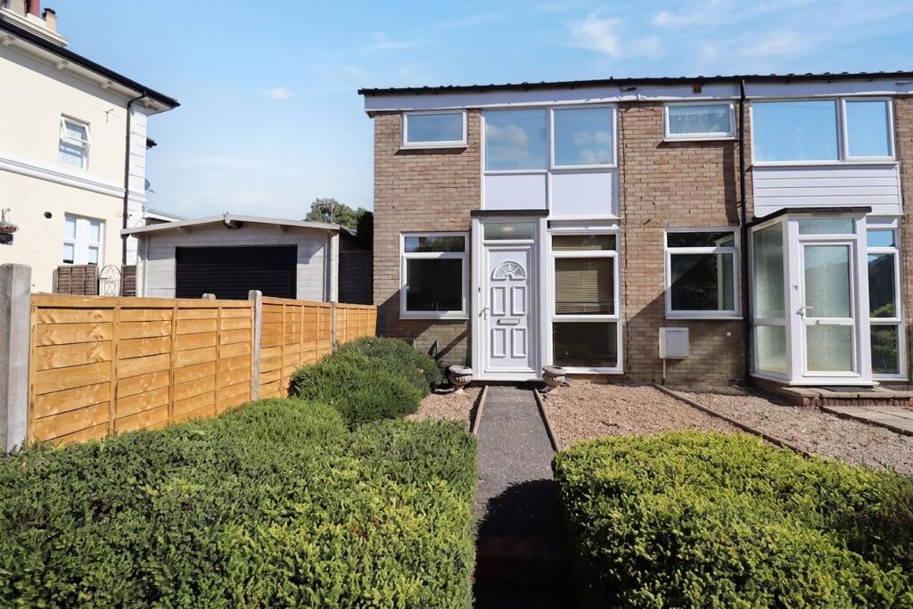 Main image of property: Holden Road, Tunbridge Wells, TN4