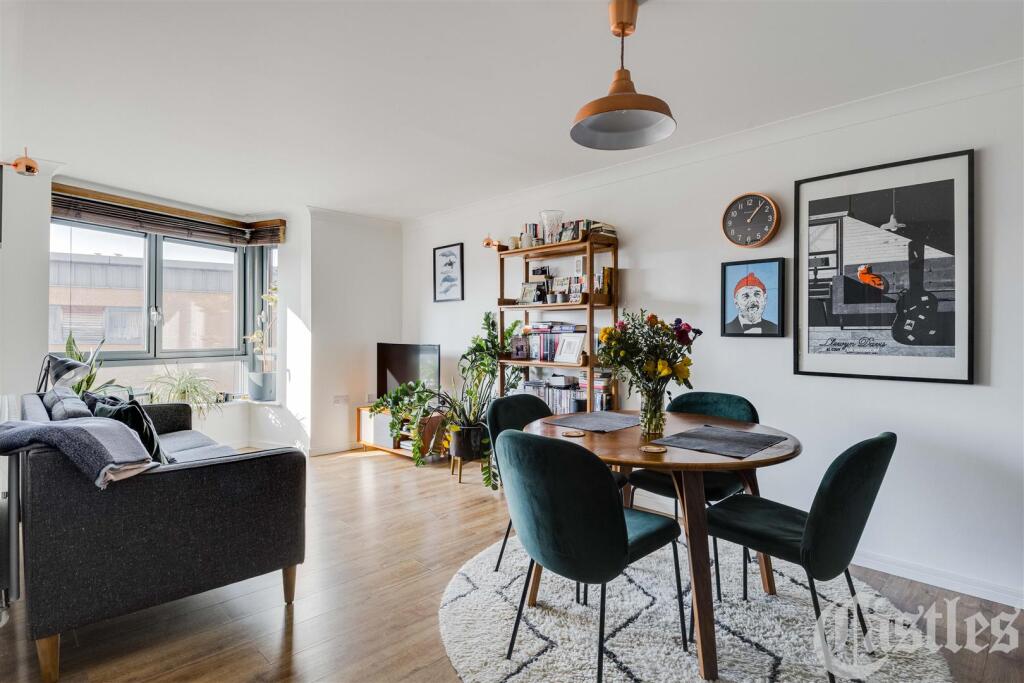 Main image of property: Lewis Gardens, N16