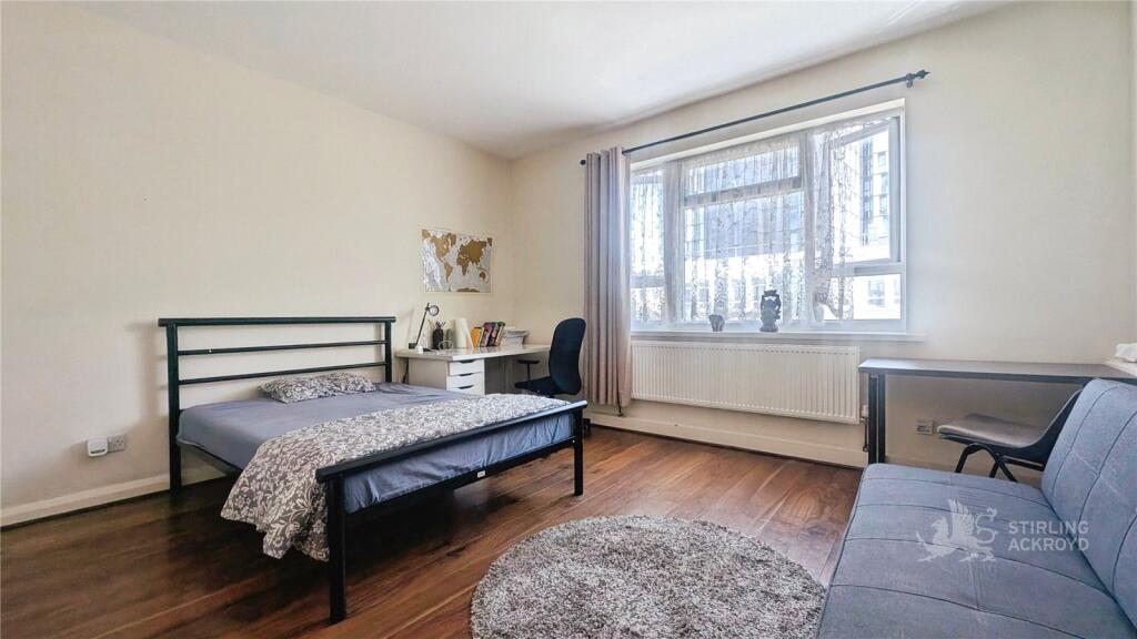 Main image of property: 296A High Street, Croydon, CR0
