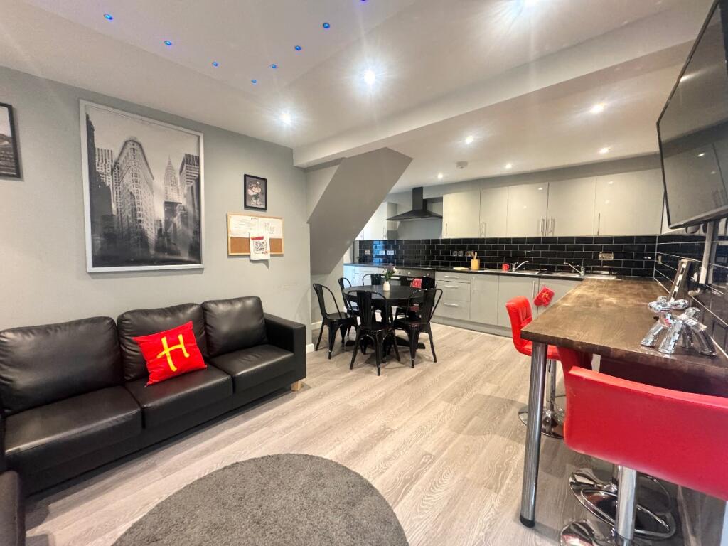 Main image of property: 6 Bedroom Student Home - 12 Godden Road, UKC