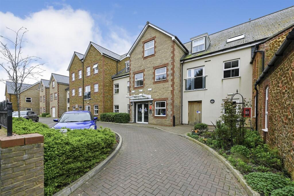 Main image of property: Eastland Grange, 16 Valentine Road, Hunstanton