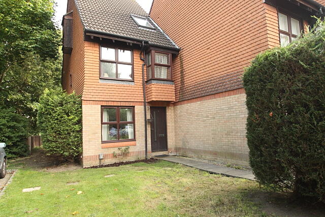 Main image of property: Hedgerley Court, Woking