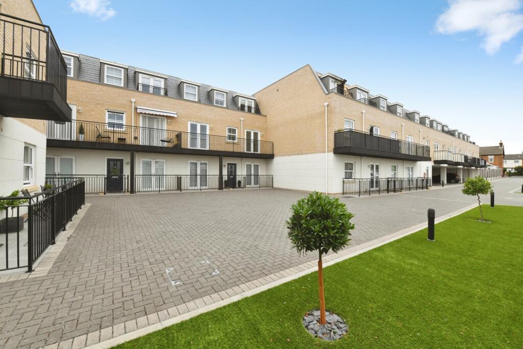 Main image of property: Halle Mews, Benfleet, Essex, SS7
