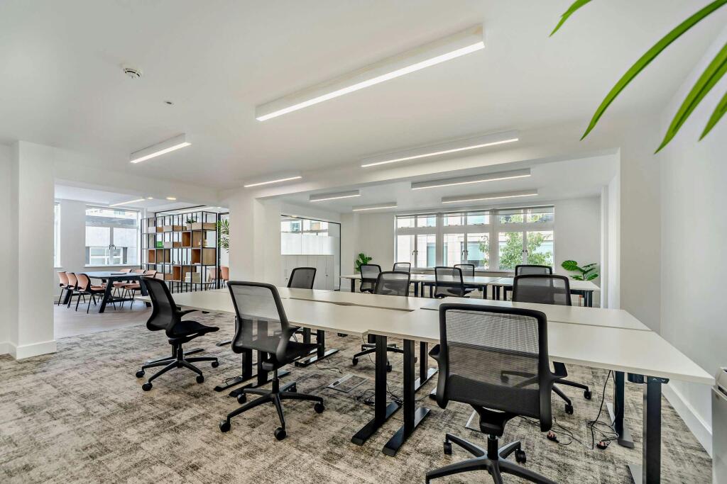 8705242-interior32-800.jpg