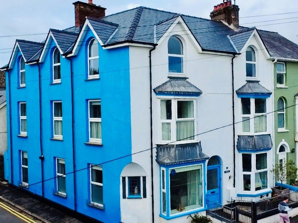 Main image of property: Gwynle Holiday Lets, 12 Tanygrisiau, Criccieth, Gwynedd, LL52 0DL