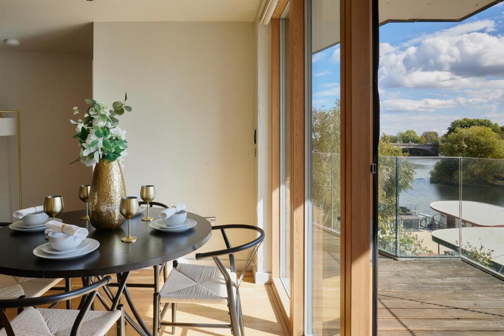 Main image of property: Kew Bridge Road, Brentford, TW8