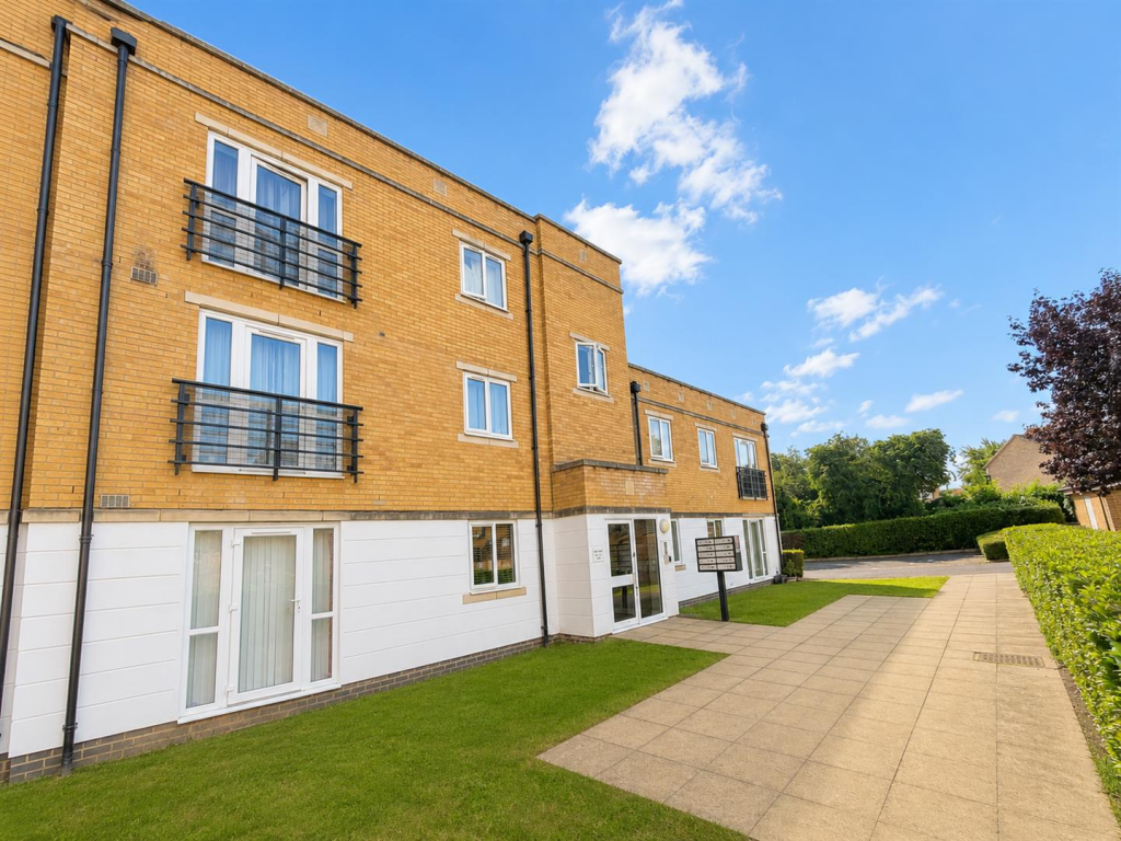 Main image of property: Wander Wharf, Kings Langley