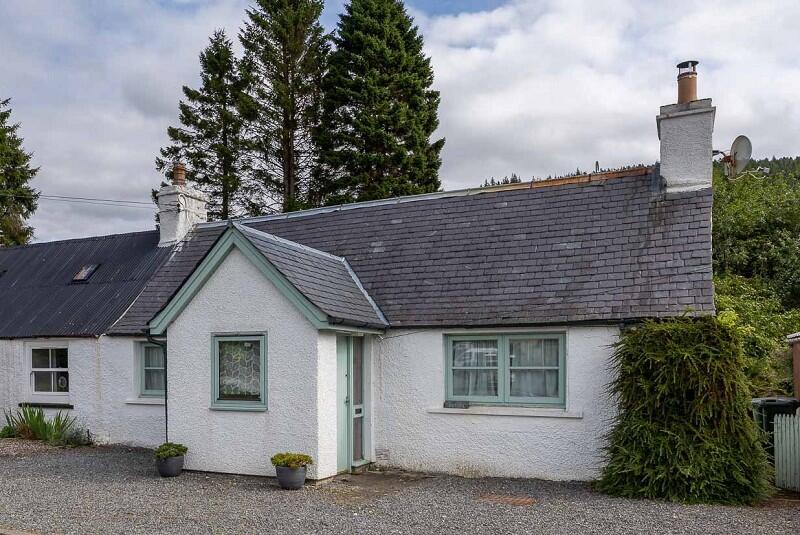 Main image of property: Rowan Cottage, 3 Dalchiaran, Fearnan, Aberfeldy PH15 2QW