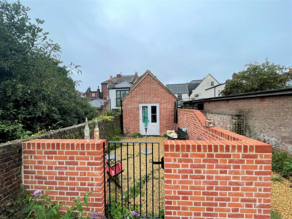 Main image of property: High Street, Lymington