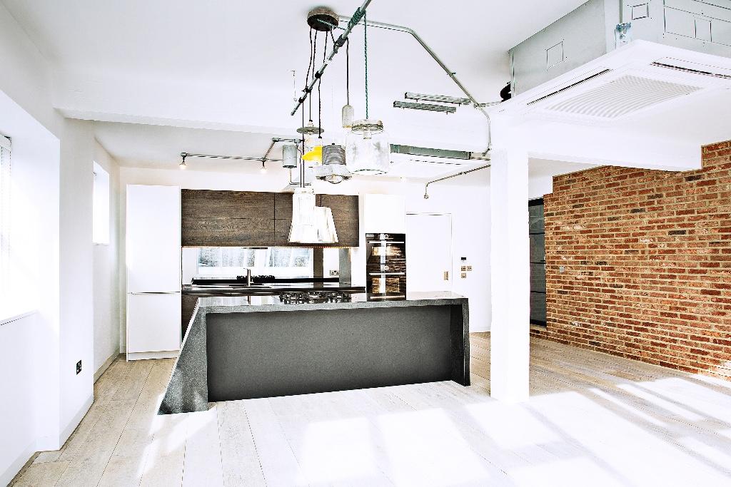 Main image of property: THREE BEDROOM PENTHOUSE APARTMENT