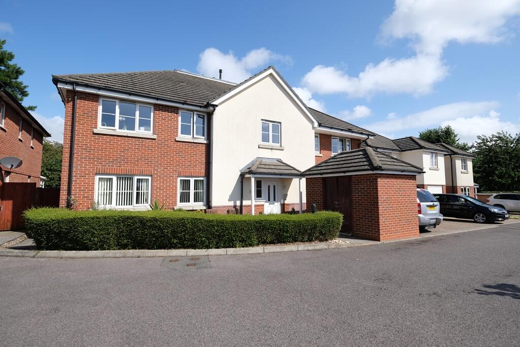 Main image of property: Farrell Fields, Marchwood, Southampton, SO40 4AY