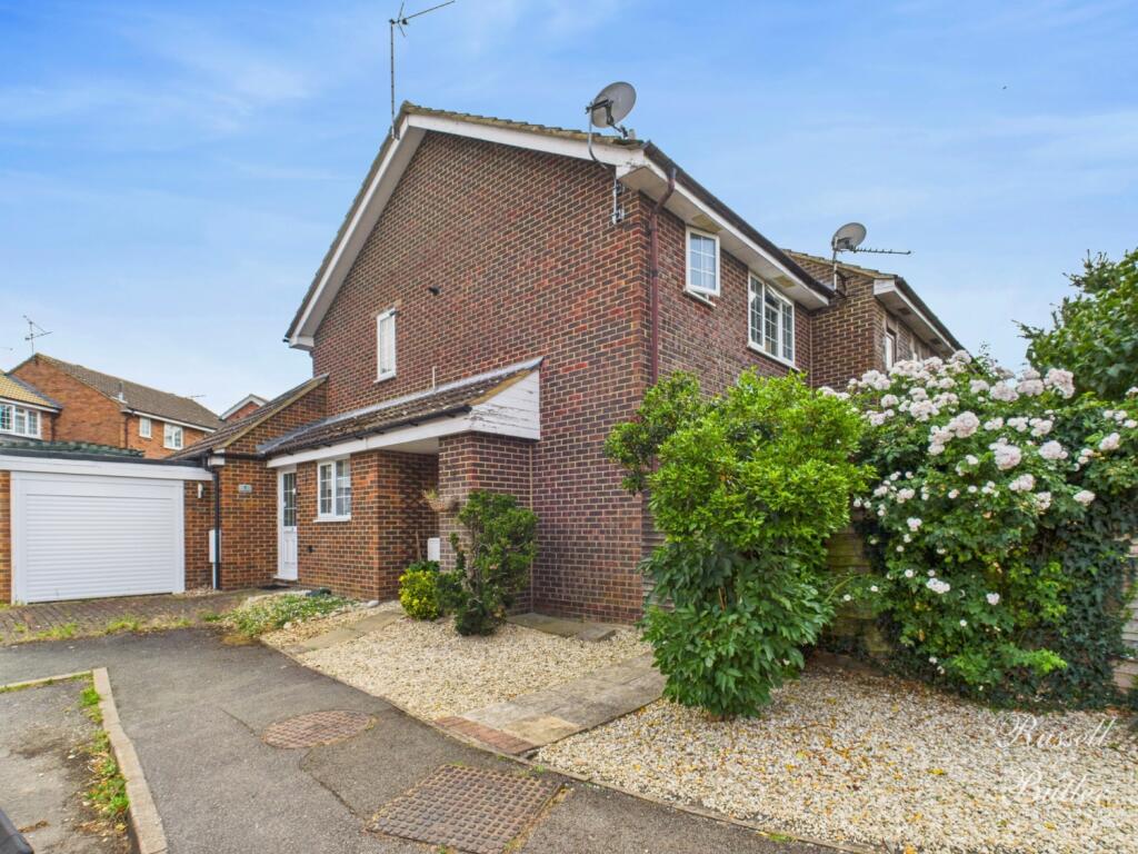 Main image of property: Akister Close, Buckingham, MK18