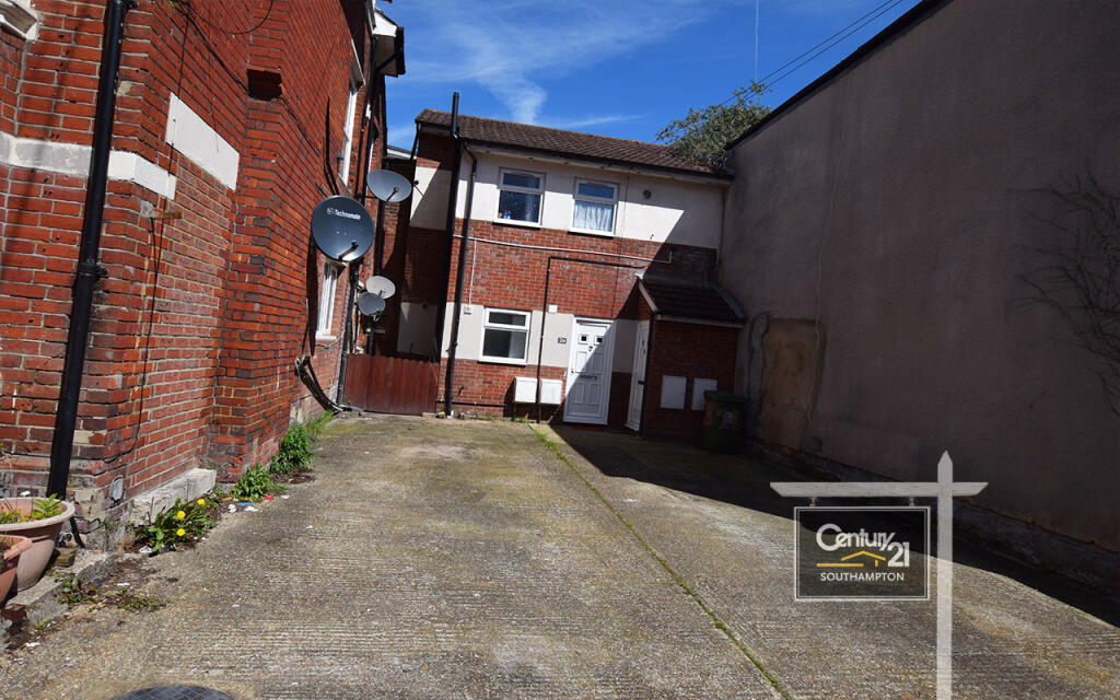Main image of property: |Ref: R206635|, Cranbury Avenue, Southampton, SO14 0LQ