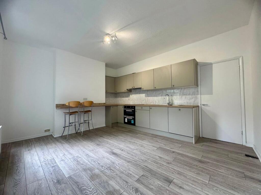 Main image of property: 167 St James Road, Croydon, Surrey, CR0