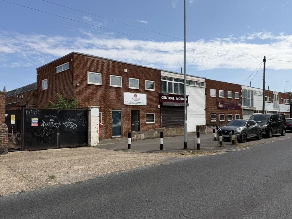 Main image of property: & A, Britannia Trading Estate, Printing House Lane, Hayes, Greater London, UB3
