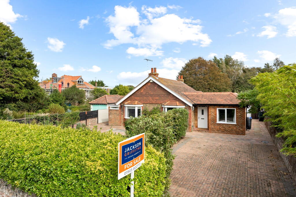 Main image of property: West Avenue, Worthing, BN11 5LU