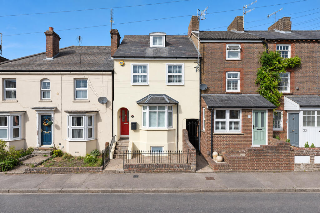 Main image of property: Herbert Street, Old Town, Hemel Hempstead, Hertfordshire, HP2 5HP