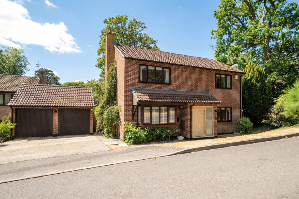 Main image of property: Kings Walk, Whitchurch, RG28 7DJ