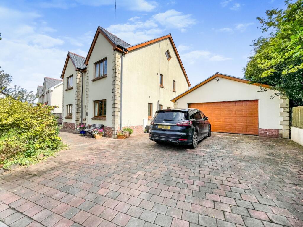 Main image of property: Ffordd O Fyw, Cynheidre, Llanelli, Carmarthenshire, SA15 5YG