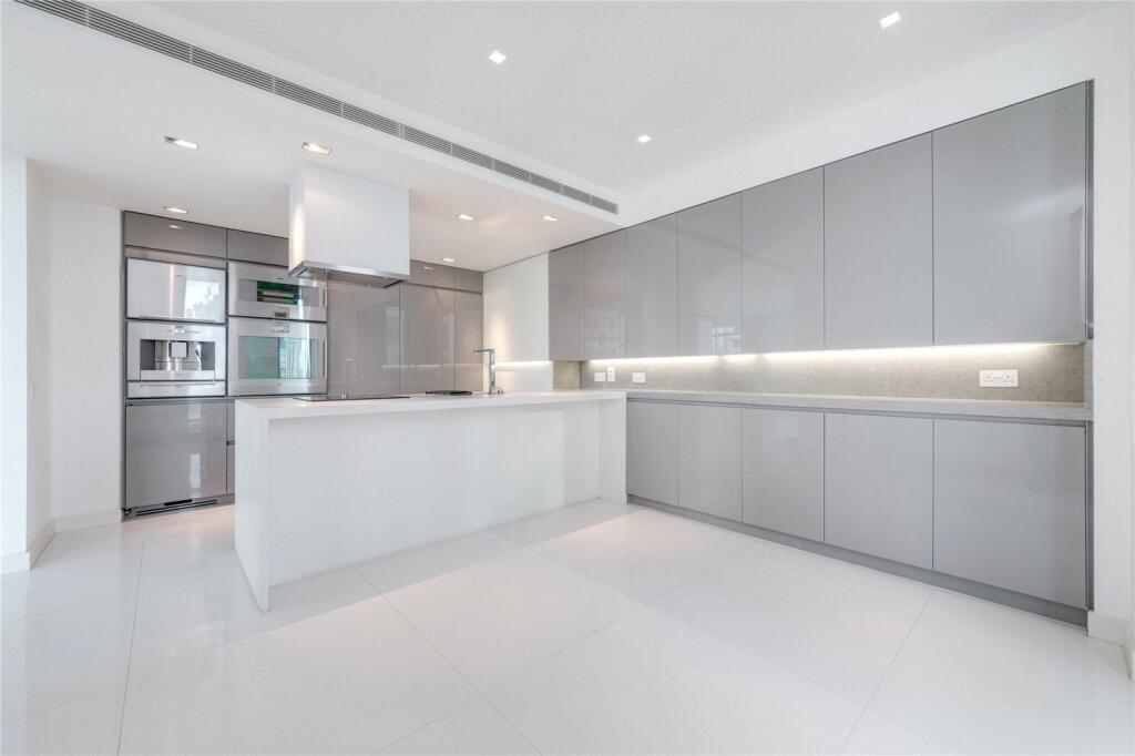Main image of property: Pan Peninsula Square, 
Millwall, E14