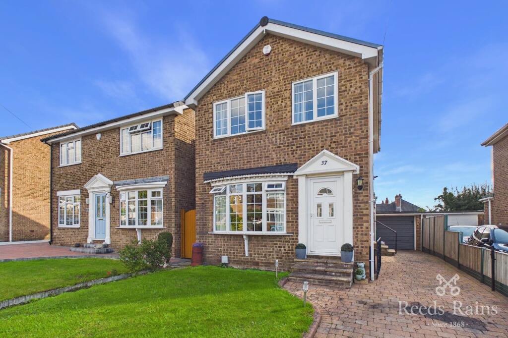 Main image of property: Parkways Avenue, Oulton, Leeds, West Yorkshire, LS26