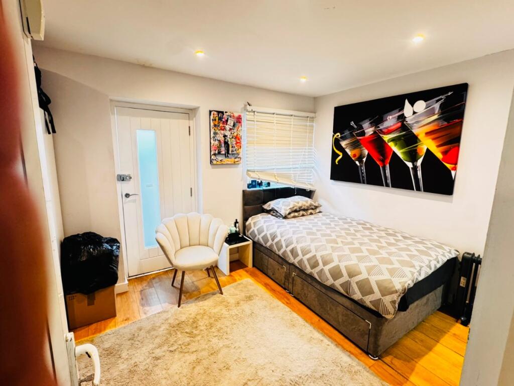 Main image of property: Bellevue Mews, London