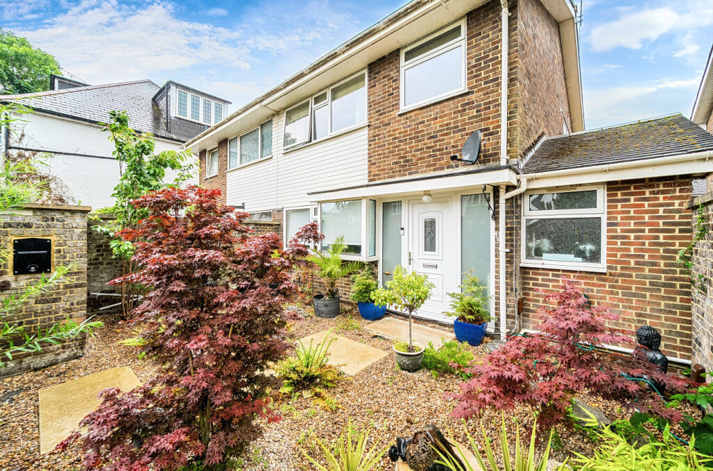 Main image of property: Grove Road South, Southsea, Hampshire, PO5