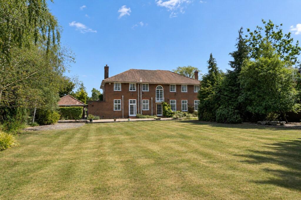 Main image of property: New Road, Esher, Surrey, KT10