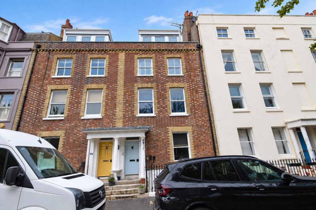 Main image of property: South Terrace, Littlehampton, BN17