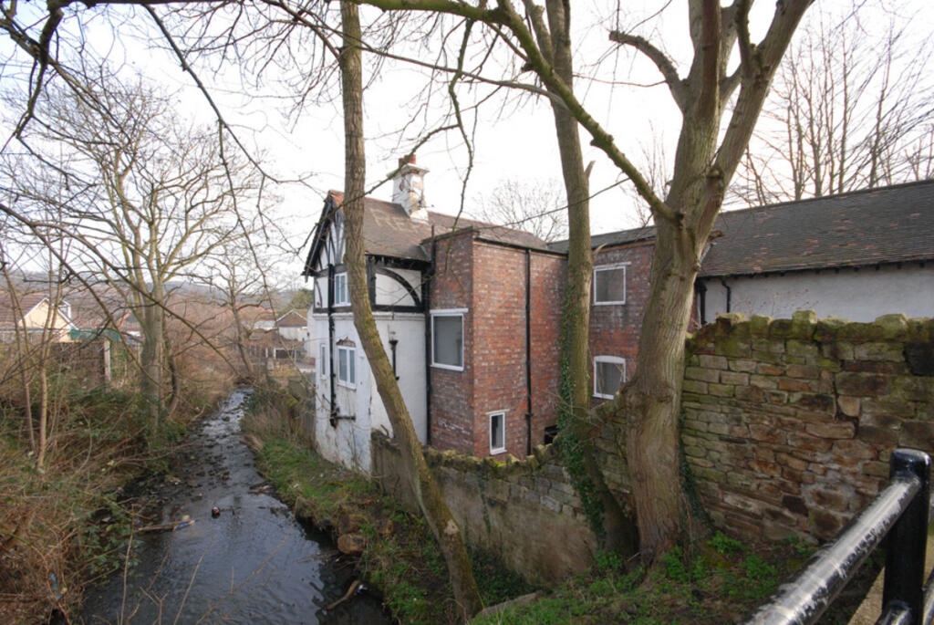 Main image of property: Minneymoor Hill, Doncaster, DN12