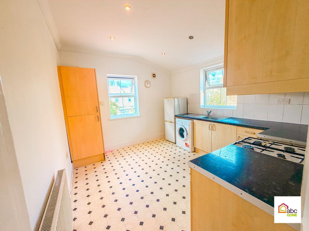 Main image of property: 46B Ingleby Road, Ilford, Essex, IG1 4RY, UK